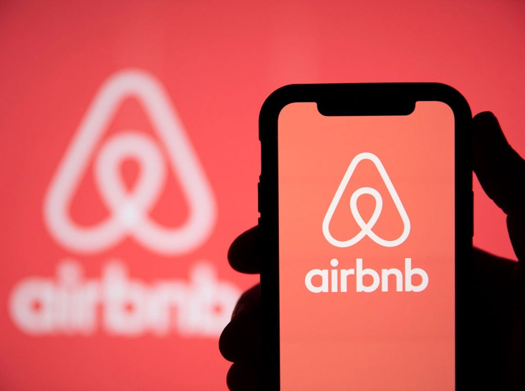 🏠 L’histoire d’Airbnb : de matelas gonflables à une révolution mondiale du tourisme